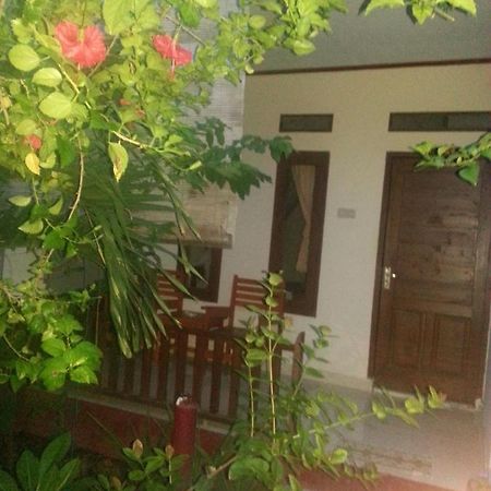 Family Bungalow Gili Meno Exterior photo