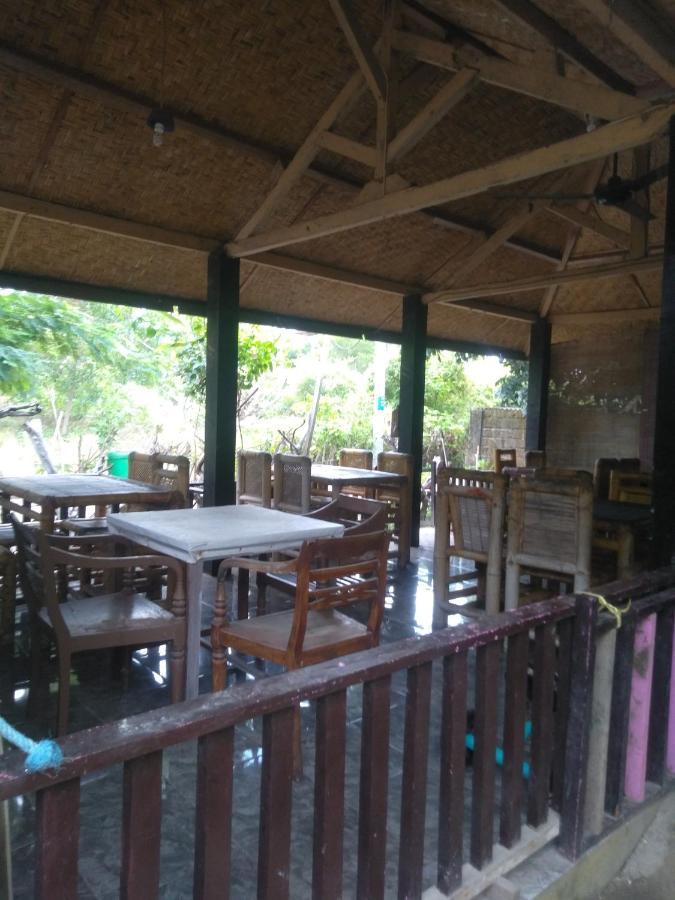 Family Bungalow Gili Meno Exterior photo