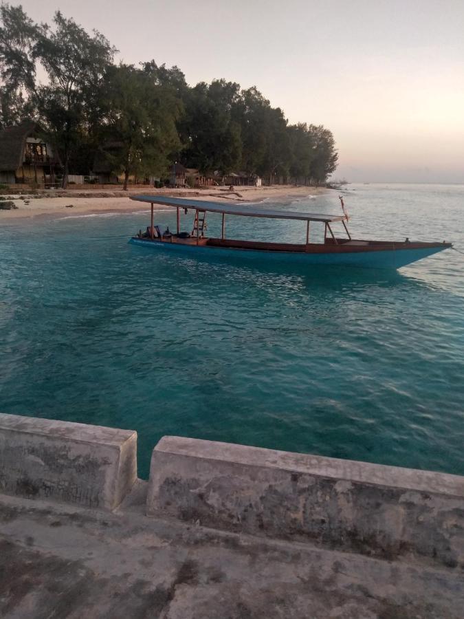 Family Bungalow Gili Meno Exterior photo