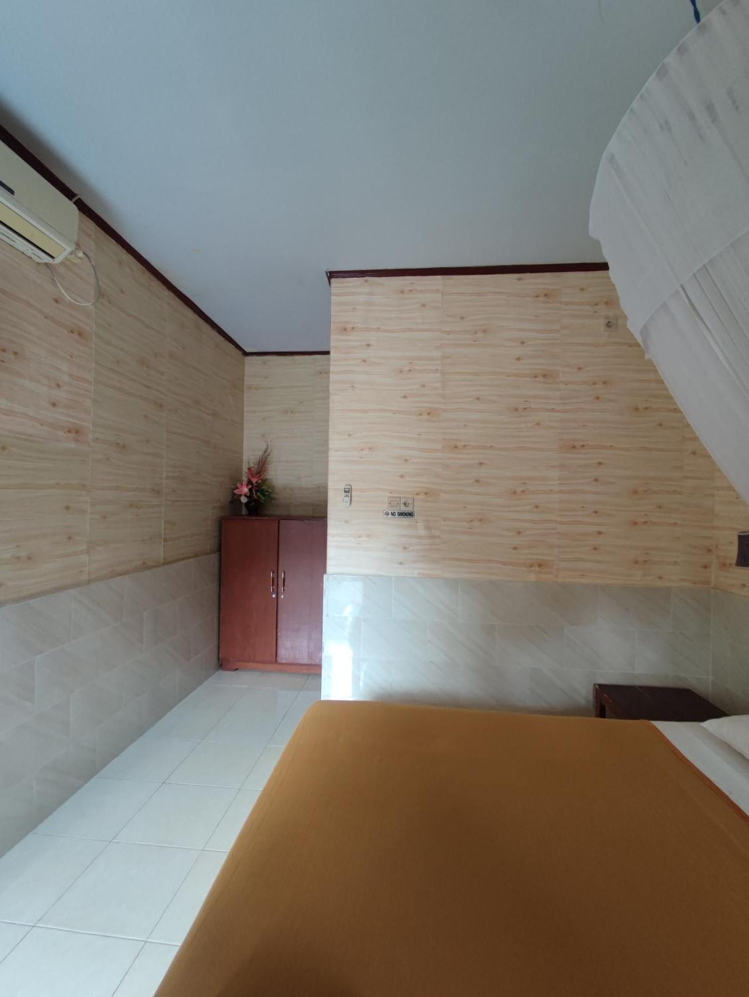 Family Bungalow Gili Meno Exterior photo